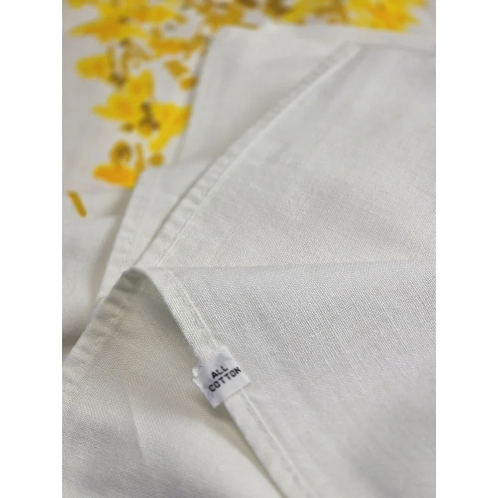 Vintage 1970s Floral Sprays Tablecloth Vera Press 54103 Signature 84